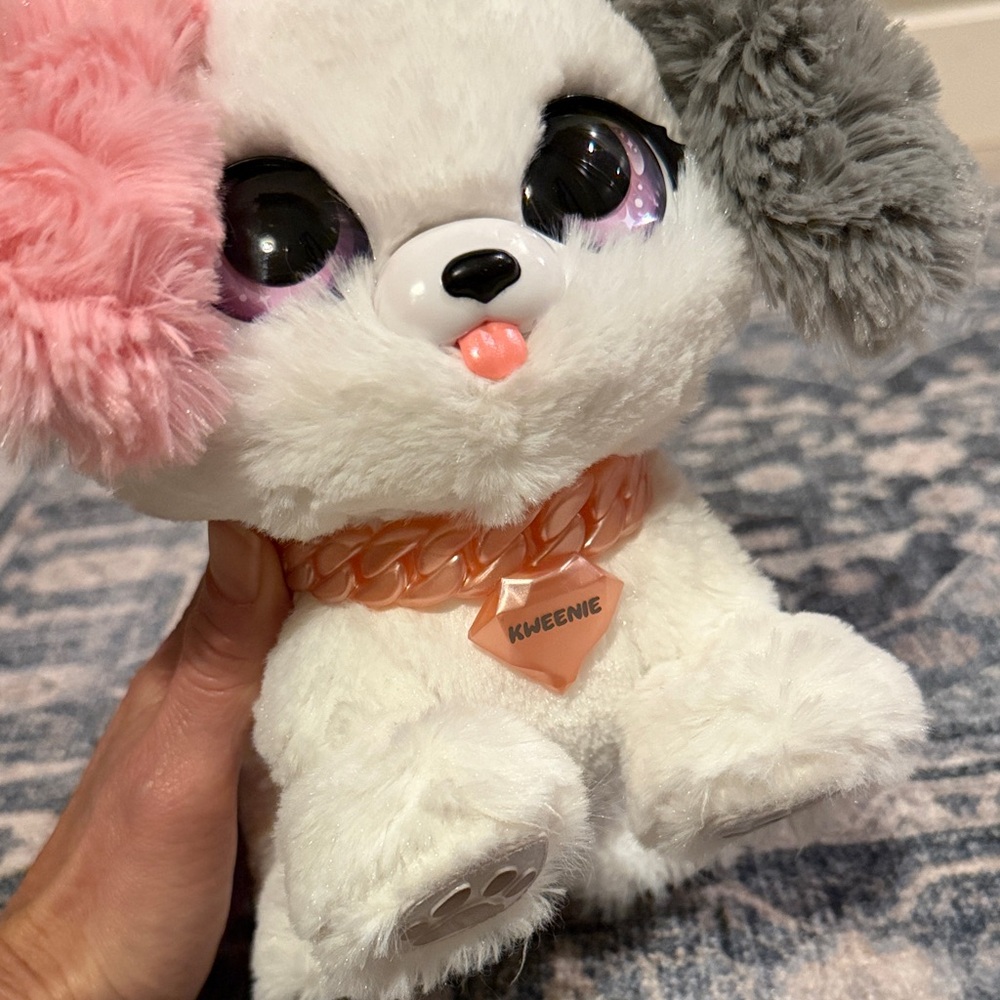 Spin Master| Present Pets Interactive Dog| Kweenie